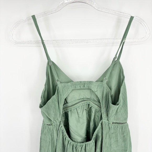 Cupshe Dress Size Medium Sage Green V Neck Cut Out NEW Beach Cover Up Swim - Picture 3 of 7
